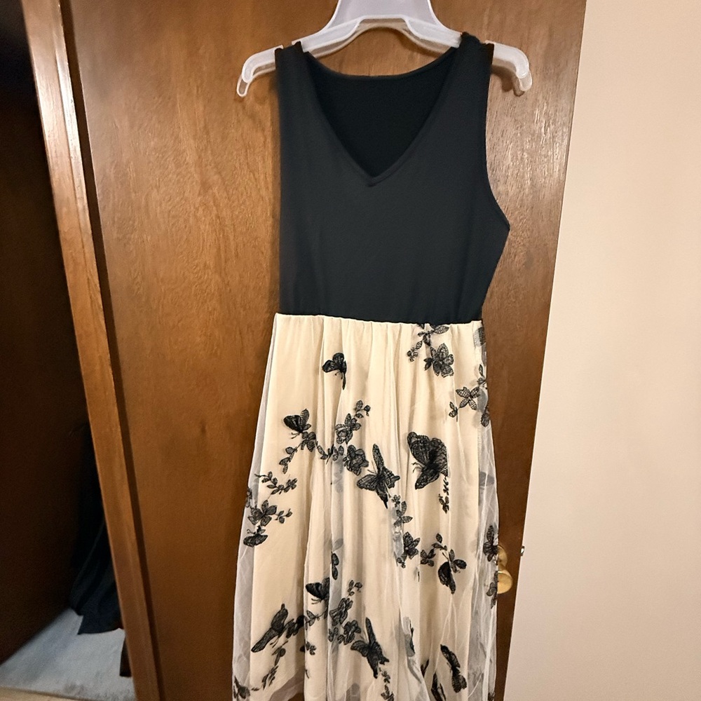 SHEIN Black and Cream Embroidered Midi Dress